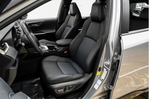 2021 Toyota RAV4 Hybrid SE
