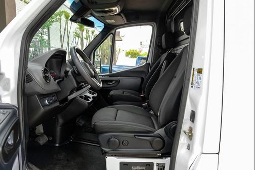 2023 Mercedes-Benz Sprinter 2500 Standard Roof