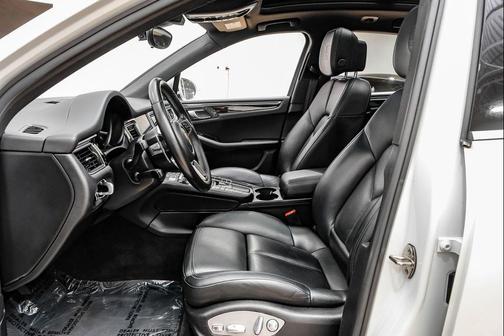 2017 Porsche Macan 