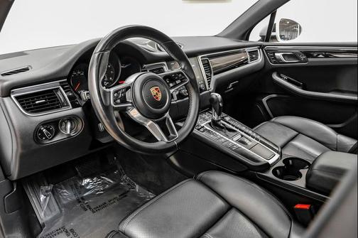 2017 Porsche Macan 