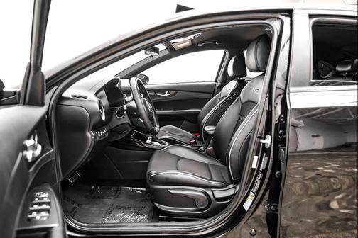 Aurora Black 2021 Kia Forte GT-Line