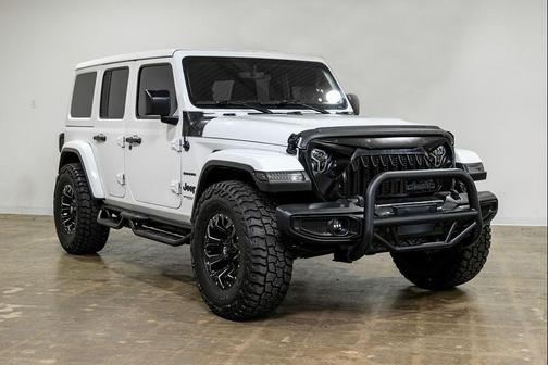 Bright White Clearcoat 2020 Jeep Wrangler Unlimited Sahara