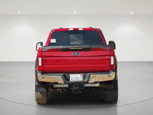 Rapid Red Metallic Tinted Clearcoat 2022 Ford F-350 Lariat Super Duty