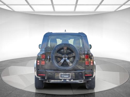 2025 Land Rover Defender P400 X-Dynamic SE