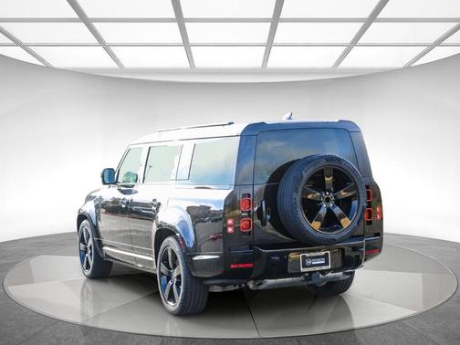 2025 Land Rover Defender P400 X-Dynamic SE