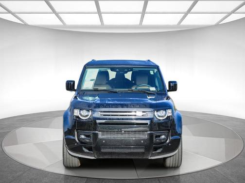 2025 Land Rover Defender P400 X-Dynamic SE