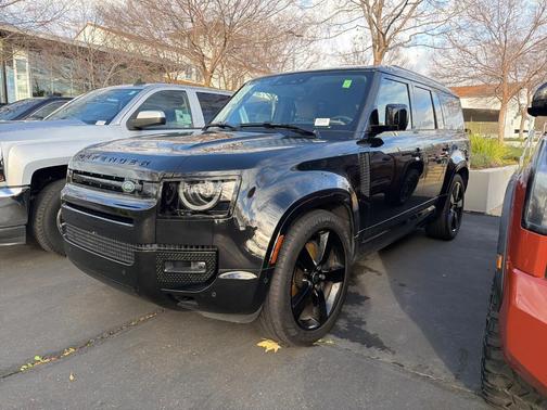 2025 Land Rover Defender P400 X-Dynamic SE