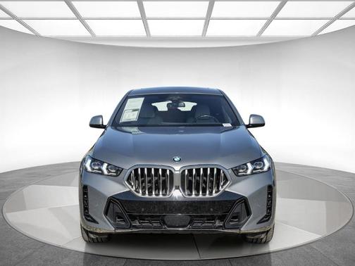 Skyscraper Gray Metallic 2024 BMW X6 xDrive40i