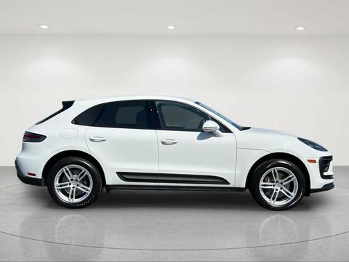 White 2024 Porsche Macan