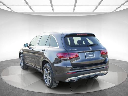 Selenite Gray Metallic 2022 Mercedes-Benz GLC 300 Base 4MATIC