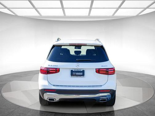 Polar White 2026 Mercedes-Benz GLB 250 Base 4MATIC