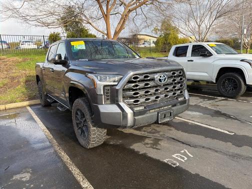 2024 Toyota Tundra Hybrid Platinum