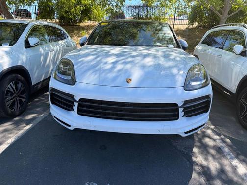 Carrara White Metallic 2023 Porsche Cayenne Platinum Edition