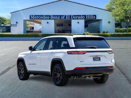 2024 Jeep Grand Cherokee Laredo