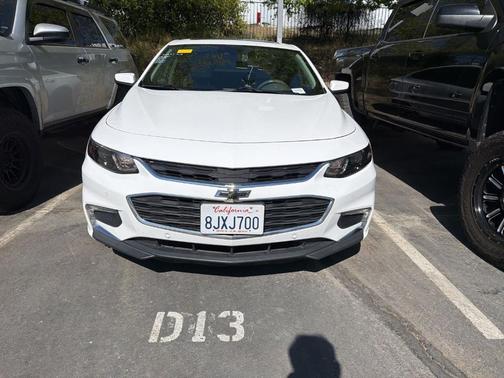 Summit White 2018 Chevrolet Malibu Premier