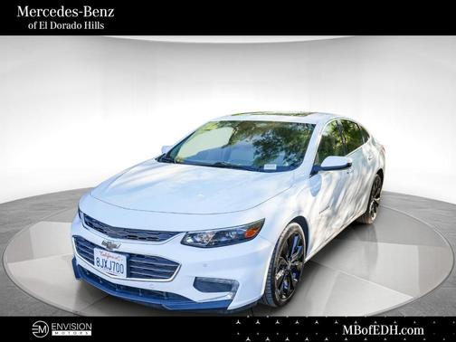 Summit White 2018 Chevrolet Malibu Premier