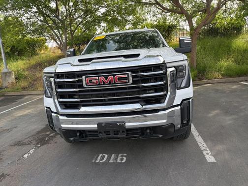 Summit White 2024 GMC Sierra 2500 SLT