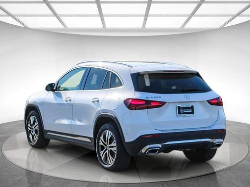 2025 Mercedes-Benz GLA 250 Base