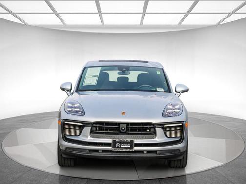 2023 Porsche Macan S
