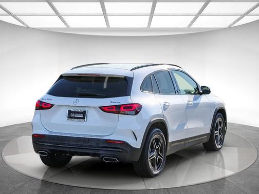 2022 Mercedes-Benz GLA 250 Base 4MATIC