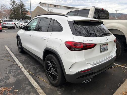 2022 Mercedes-Benz GLA 250 Base 4MATIC