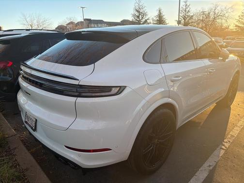 2024 Porsche Cayenne AWD