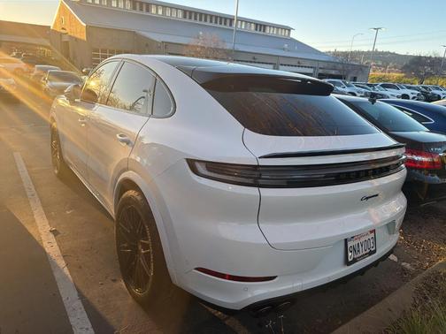 2024 Porsche Cayenne AWD