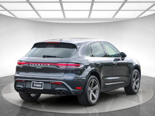 2022 Porsche Macan Base
