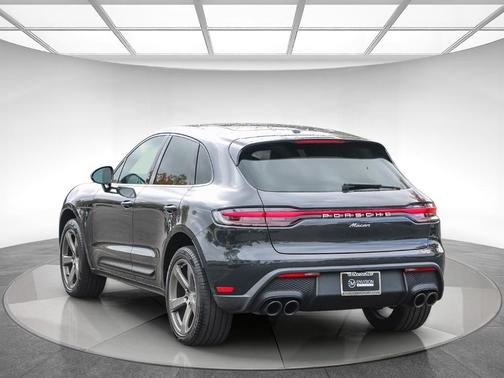 2022 Porsche Macan Base