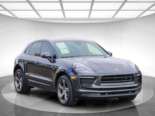 2022 Porsche Macan Base