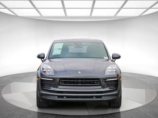 2022 Porsche Macan Base