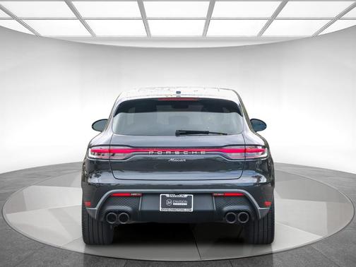 2022 Porsche Macan Base
