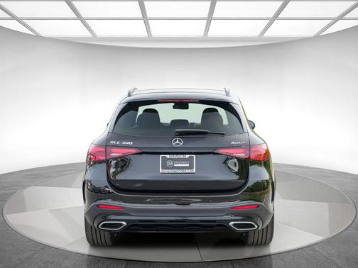 Obsidian Black 2026 Mercedes-Benz GLC 300 Base 4MATIC