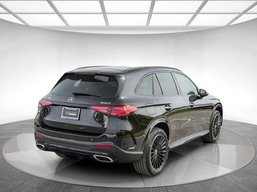 Obsidian Black 2026 Mercedes-Benz GLC 300 Base 4MATIC