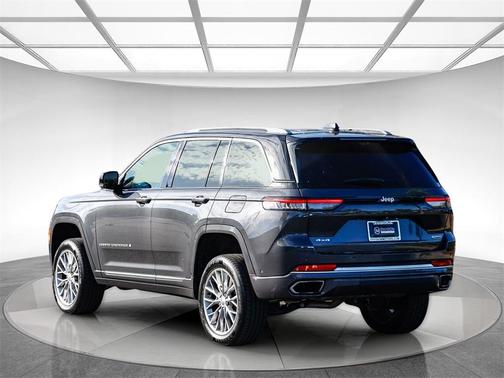 2022 Jeep Grand Cherokee Summit