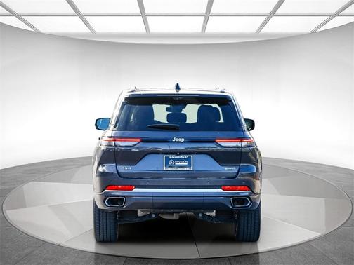 2022 Jeep Grand Cherokee Summit