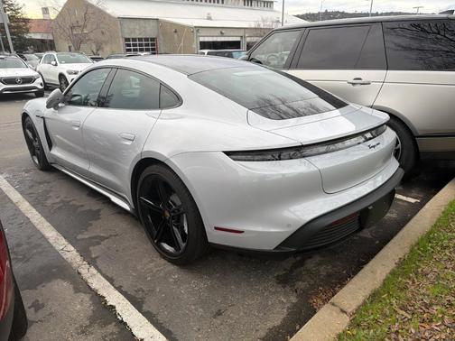 2022 Porsche Taycan Base