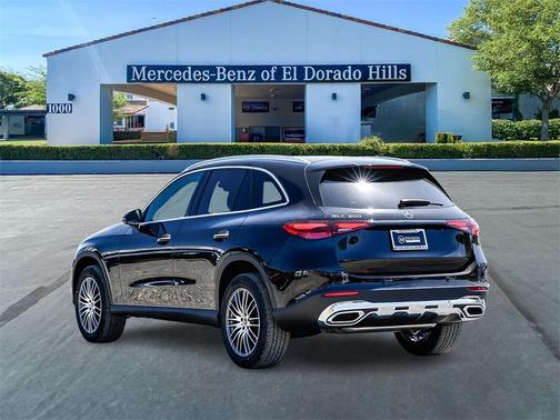 2025 Mercedes-Benz GLC 300 Base
