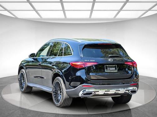 2025 Mercedes-Benz GLC 300 Base 4MATIC