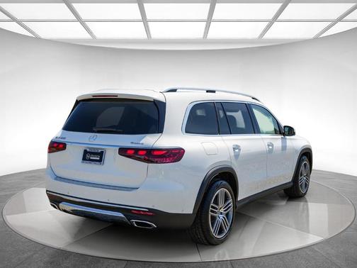 Polar White 2026 Mercedes-Benz GLS 450 4MATIC