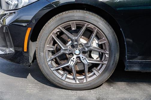 2025 BMW 330 i xDrive