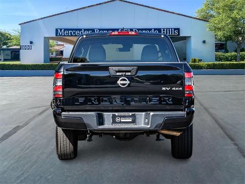 2023 Nissan Frontier SV