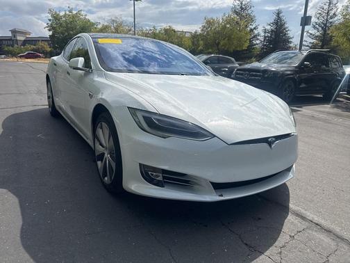 2020 Tesla Model S Long Range