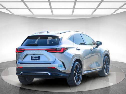 2025 Lexus NX 450h+ F SPORT Handling