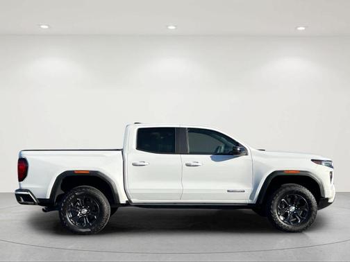 Summit White 2024 GMC Canyon Elevation