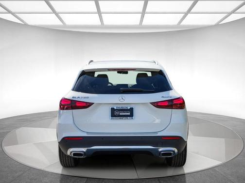 Polar White 2026 Mercedes-Benz GLA 250 Base 4MATIC