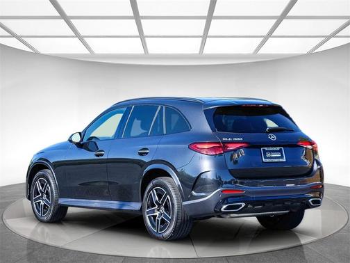 2025 Mercedes-Benz GLC 300 Base