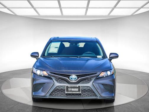 2020 Toyota Camry Hybrid SE