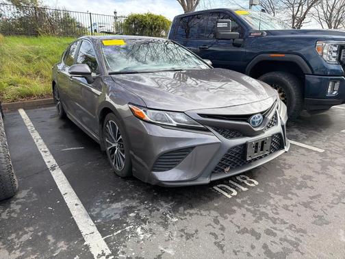 2020 Toyota Camry Hybrid SE