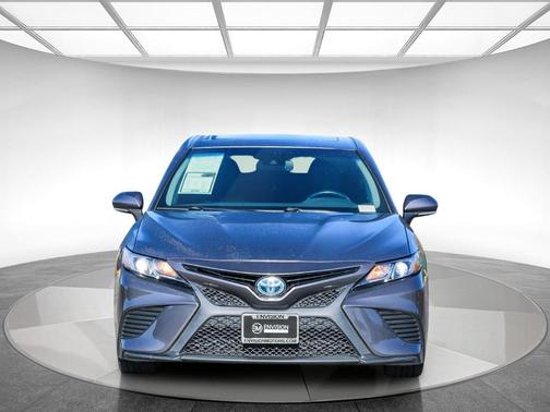 2020 Toyota Camry Hybrid SE